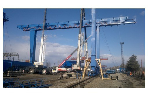 Аренда ( услуги) китайских автокранов 25, 30, 50, 60, 100 тонн в Крыму, высота до 85 метров - Услуги в Симферополе