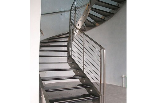 Изготовление лестниц любой сложности. Высокое качество, приемлемые цены - Лестницы в Феодосии