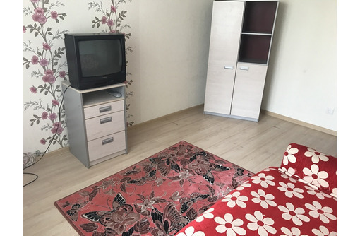 Сдается 3-х комнатная квартира на длительный срок - Аренда квартир в Черноморском