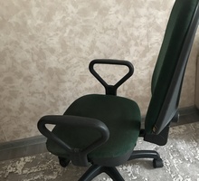 Стул кресло офисное - Столы / стулья в Саках