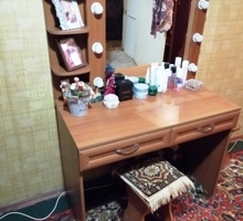 Продам столик туалетный в Симферополе - Мебель для спальни в Симферополе