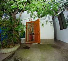 Комфортный гостевой домик в тихом центре Ялты, Крым, 26 м² - Аренда домов в Ялте