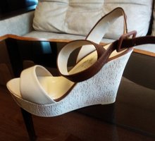Продам босоножки новые кожаные  цвет бежевый размер 38 фирма Palin - Женская обувь в Севастополе