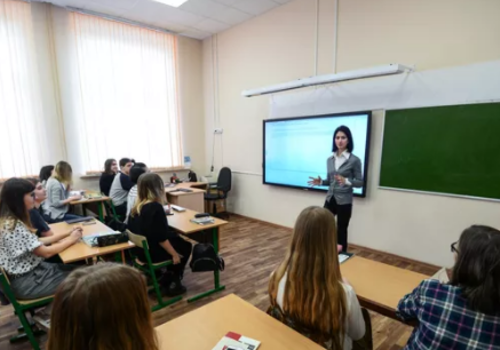 В Крыму учителям бесплатно дадут землю под строительство домов