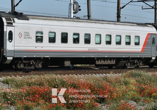 На часть поездов в Крым закрыли продажу билетов