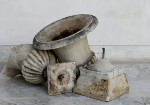 В Ливадийский дворец вернулись похищенные вазы из каррарского мрамора