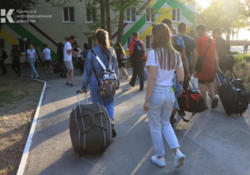 Детей из приграничных территорий Белгородской области отправили в Крым на отдых