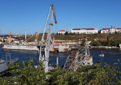 Сотрудники морского завода в Севастополе не пострадали из-за ракетного удара Украины