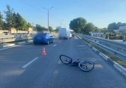За сбитого в Крыму велосипедиста молодой водитель ответит перед судом
