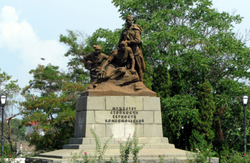 Какие тайны скрывает памятник комсомольцам в Севастополе